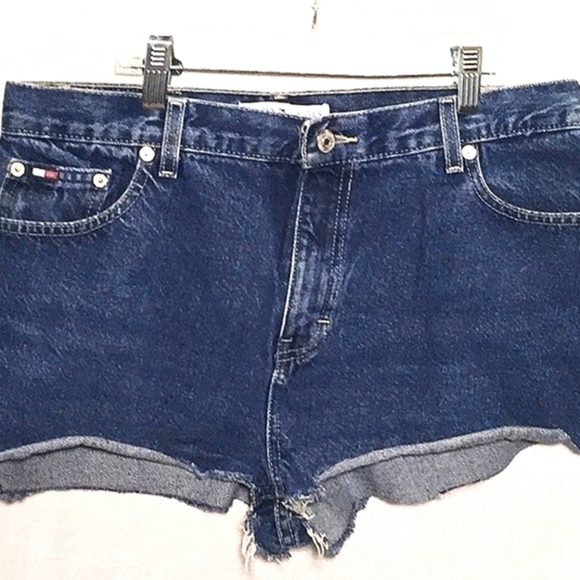 10 VINTAGE SUPER HIGH WAISTED CHEEKY RAW CUT DENIM SHORTS - Picture 3 of 8